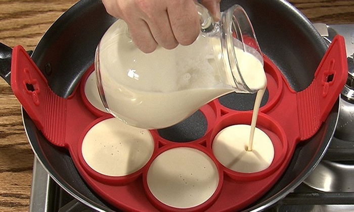 Moule en silicone pour 7 blini et/ou crêpes et/ou omelettes